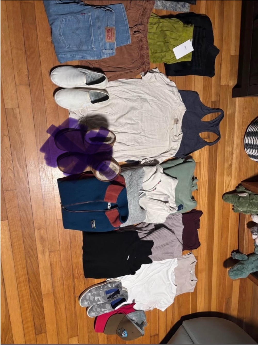 Womens medium bundle! Patagonia, lululemon, llbean, Levi,